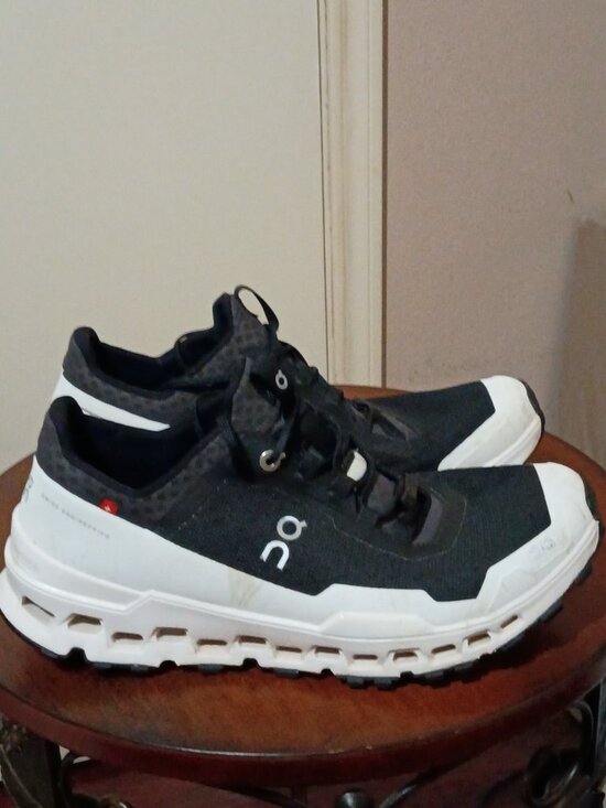 On Clouds Shoes - On Cloudultra Swiss Engineering Women's Size 9.5 Running Shoes Black White
